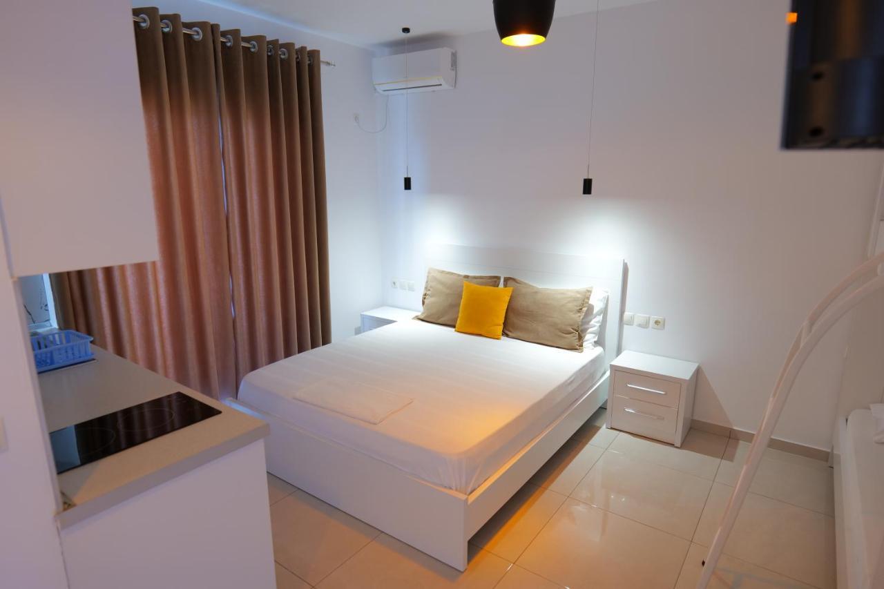 Vila Unique Aparthotel คซามิล ภายนอก รูปภาพ