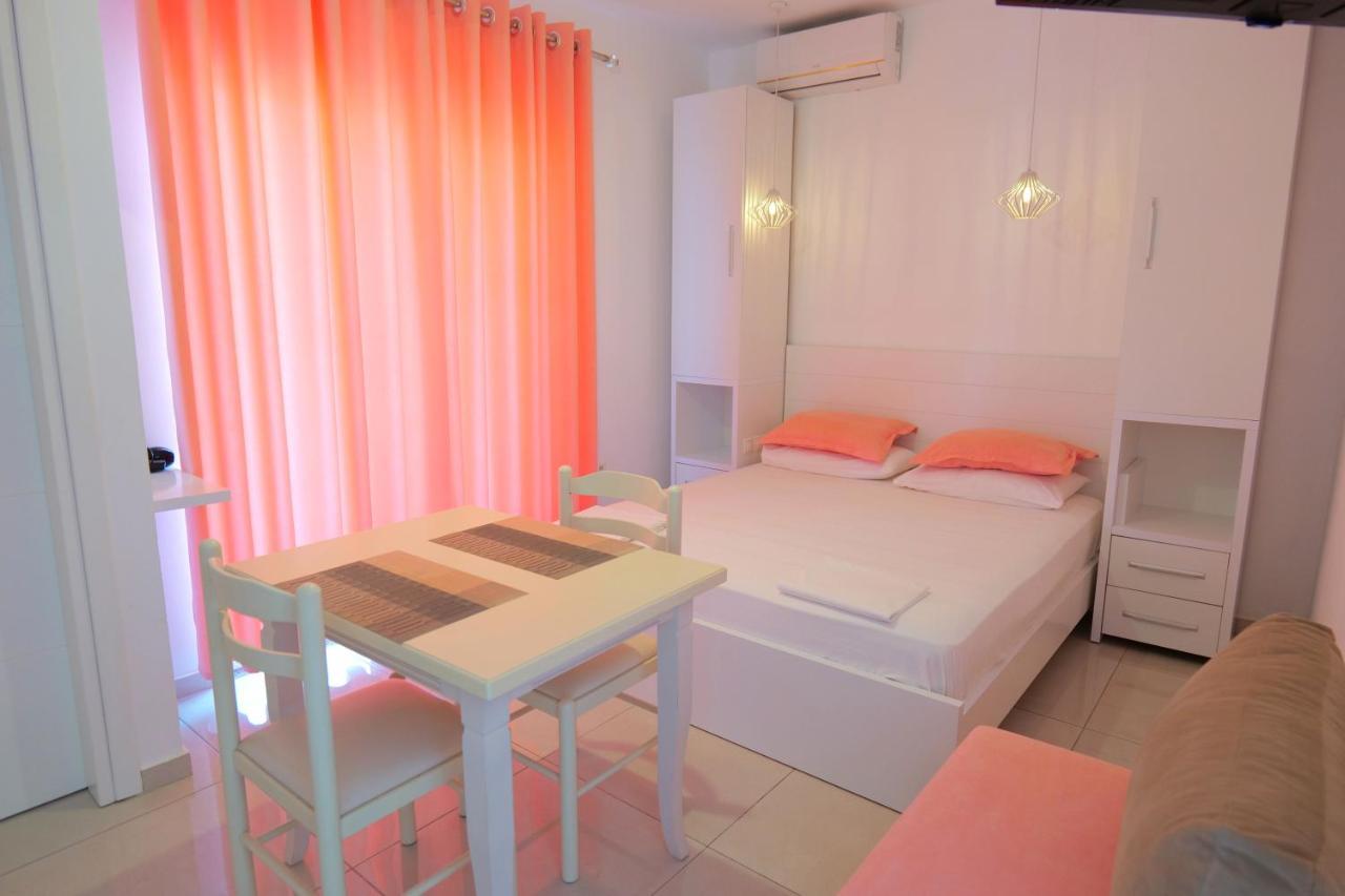 Vila Unique Aparthotel คซามิล ภายนอก รูปภาพ